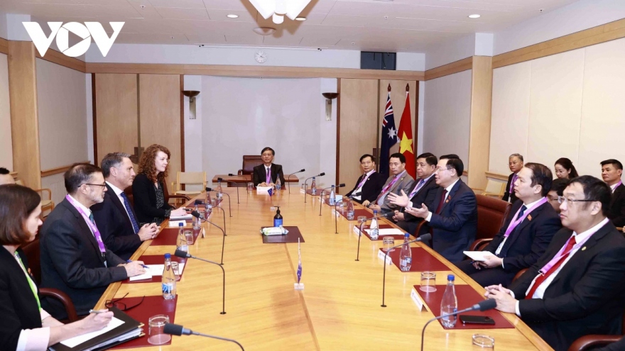 Australia supports stronger defense-security cooperation with Vietnam